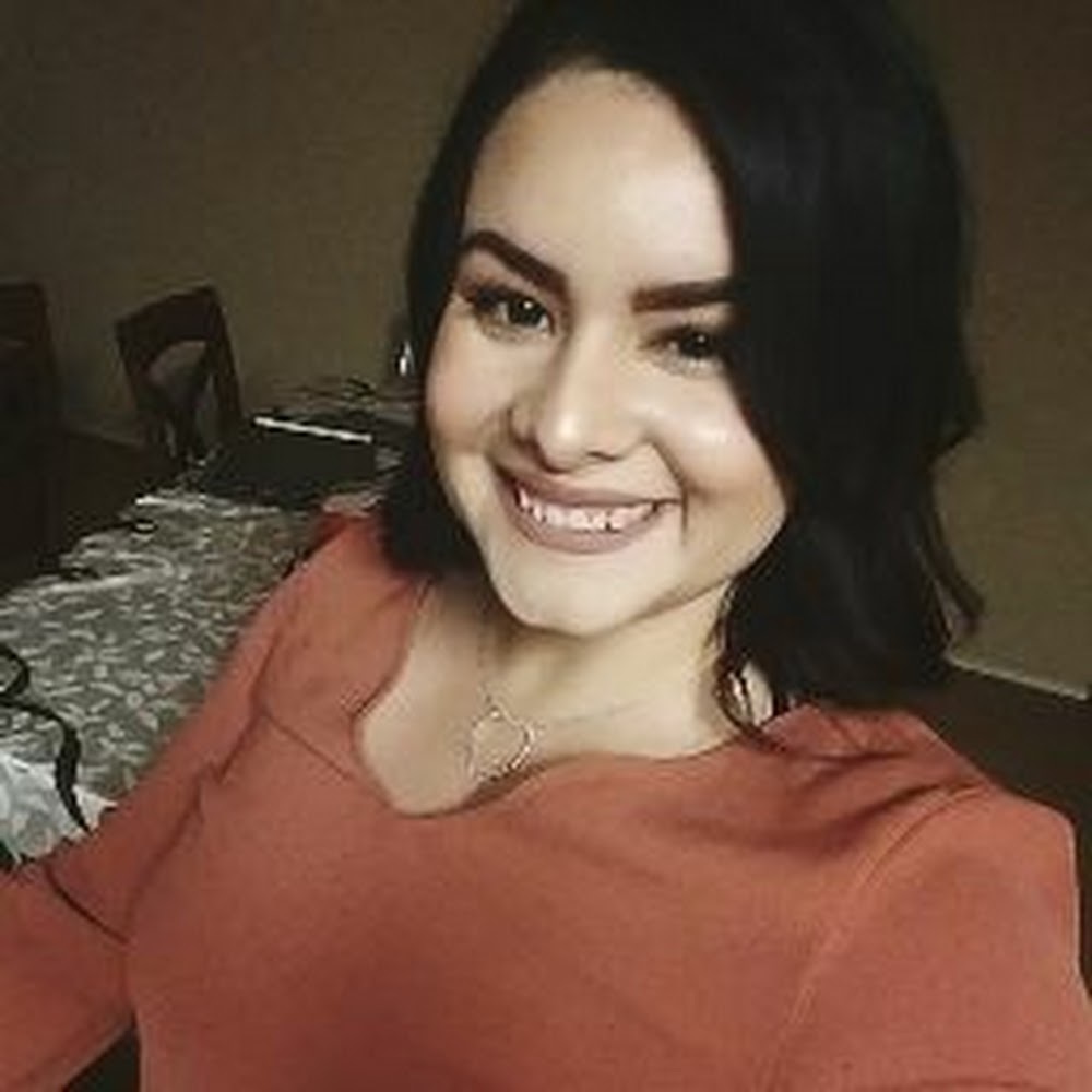 Meet your Posher, Ofelia e.